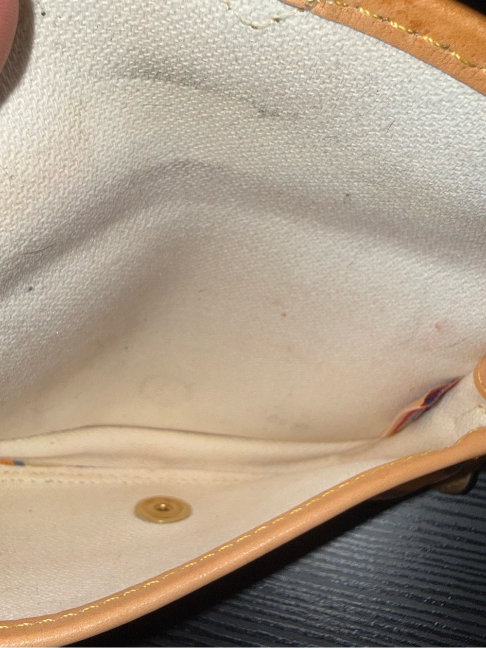 Dooney & Bourke Cream Heart Print Wristlet with Multicolor Hearts - Picture 6 of 11